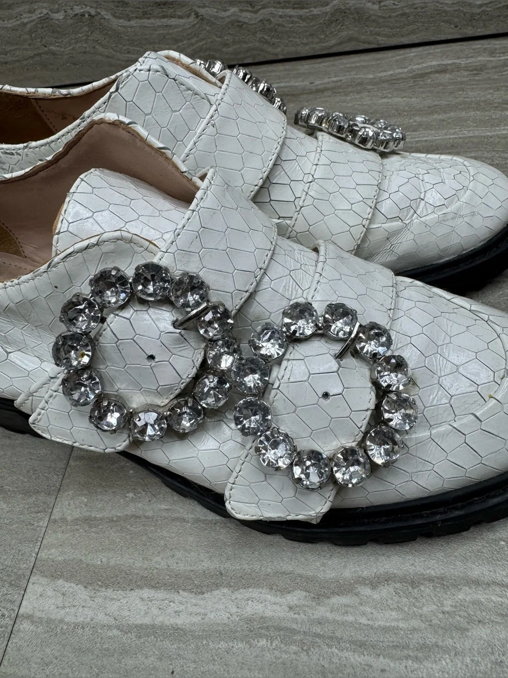 SCHUTZ white leather